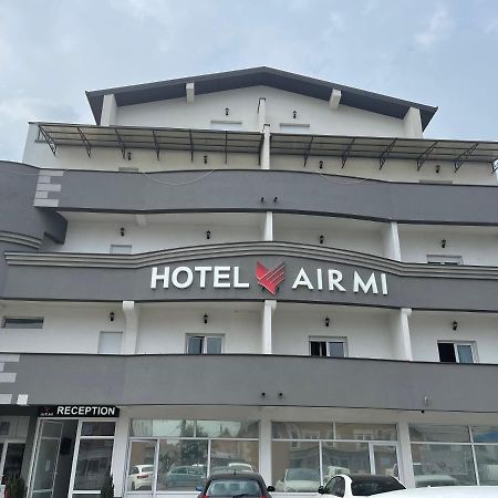 Airmi Hotel Surčin 外观 照片